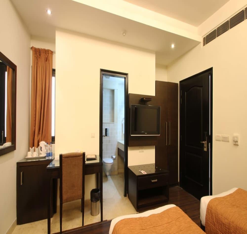 Jht Hotels New Delhi Exterior photo
