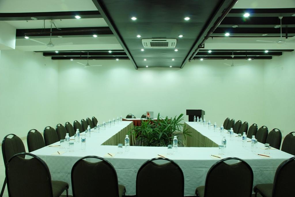 Jht Hotels New Delhi Exterior photo