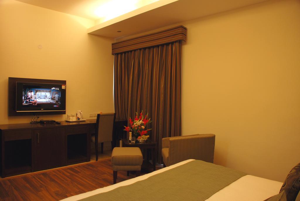 Jht Hotels New Delhi Exterior photo